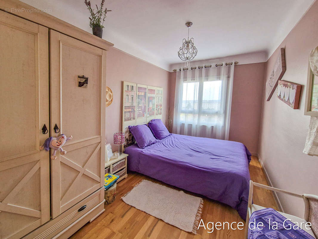 Appartement à SARTROUVILLE