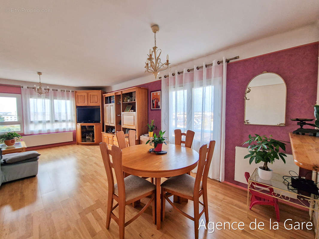 Appartement à SARTROUVILLE