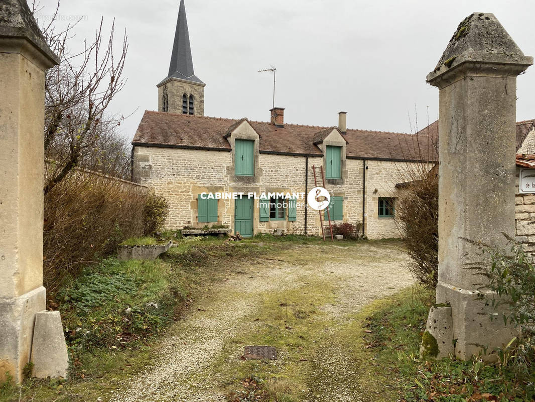 Maison à BAIGNEUX-LES-JUIFS