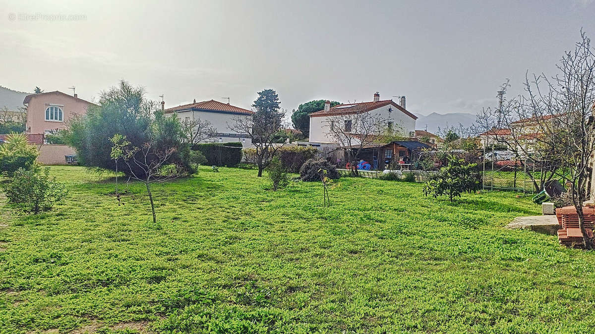 Terrain à LE BOULOU