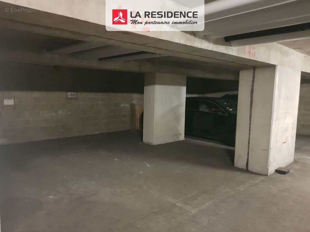 Parking à PARIS-19E