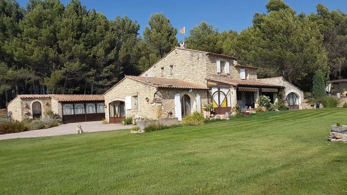 Maison à ROUSSILLON