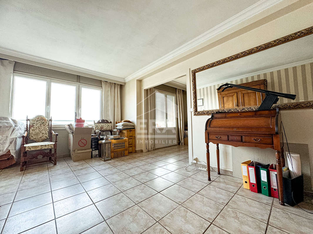 Appartement à SARTROUVILLE