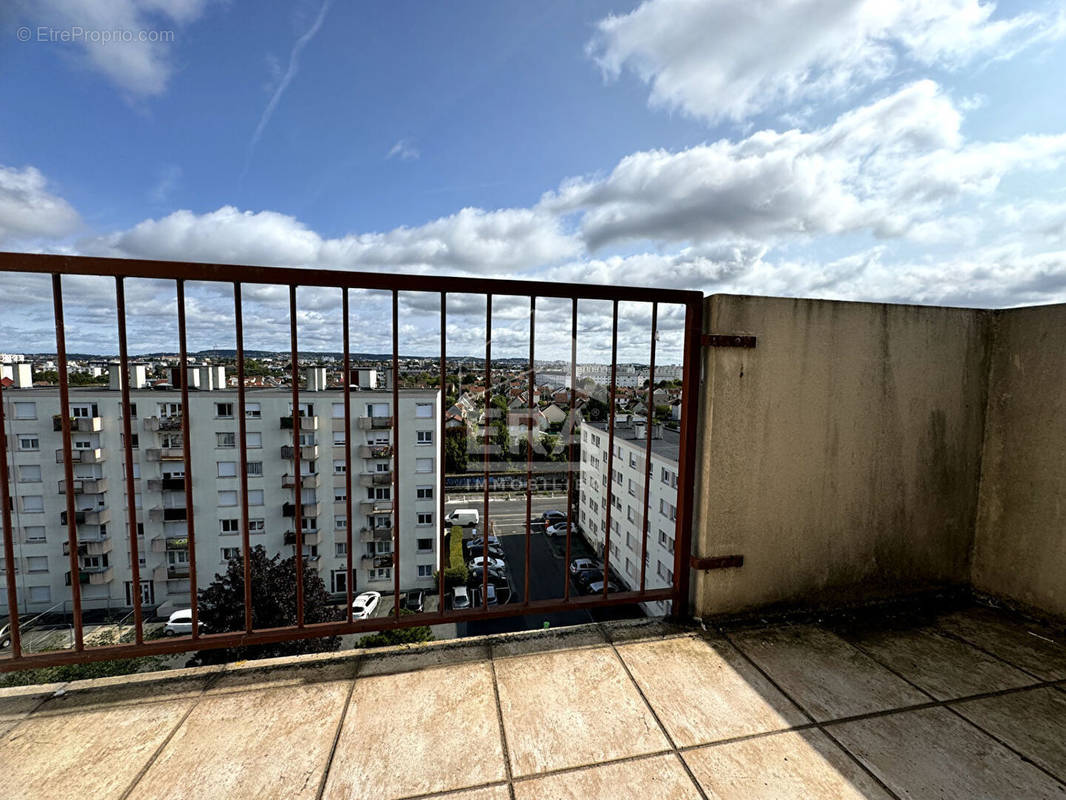 Appartement à SARTROUVILLE