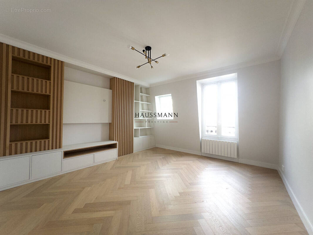 Appartement à PARIS-10E