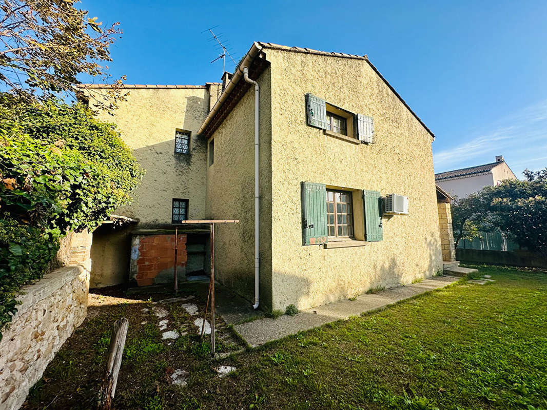 Maison à LE PONTET