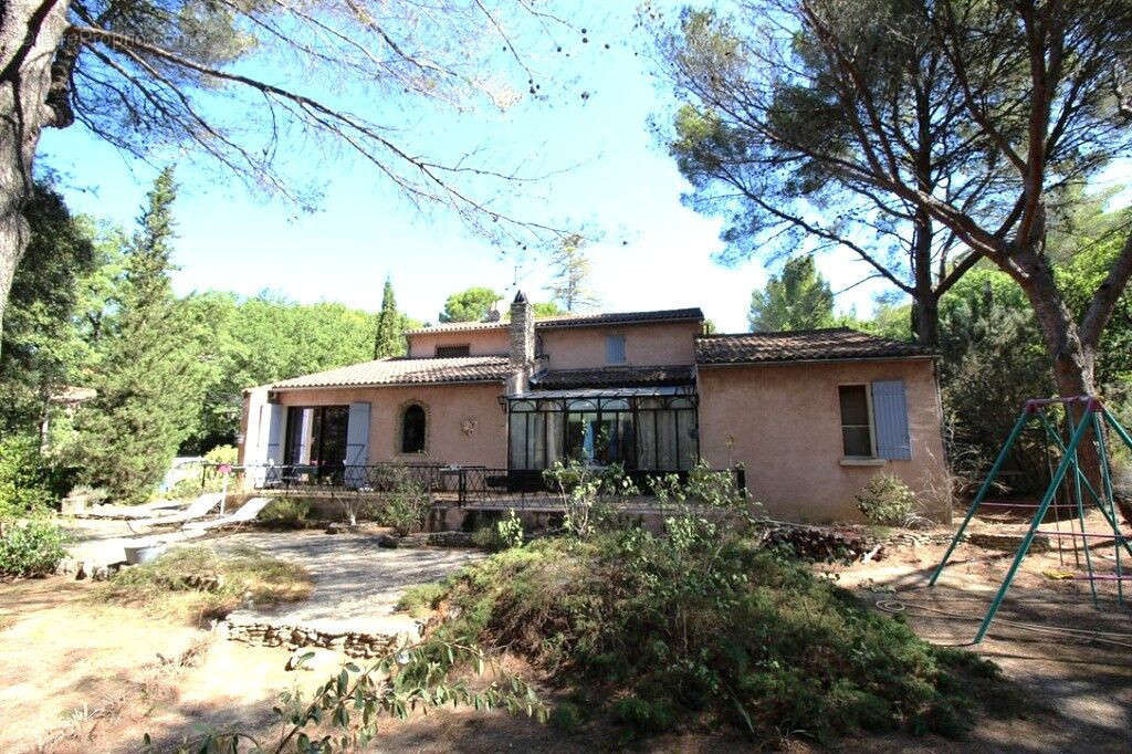 Maison à L&#039;ISLE-SUR-LA-SORGUE