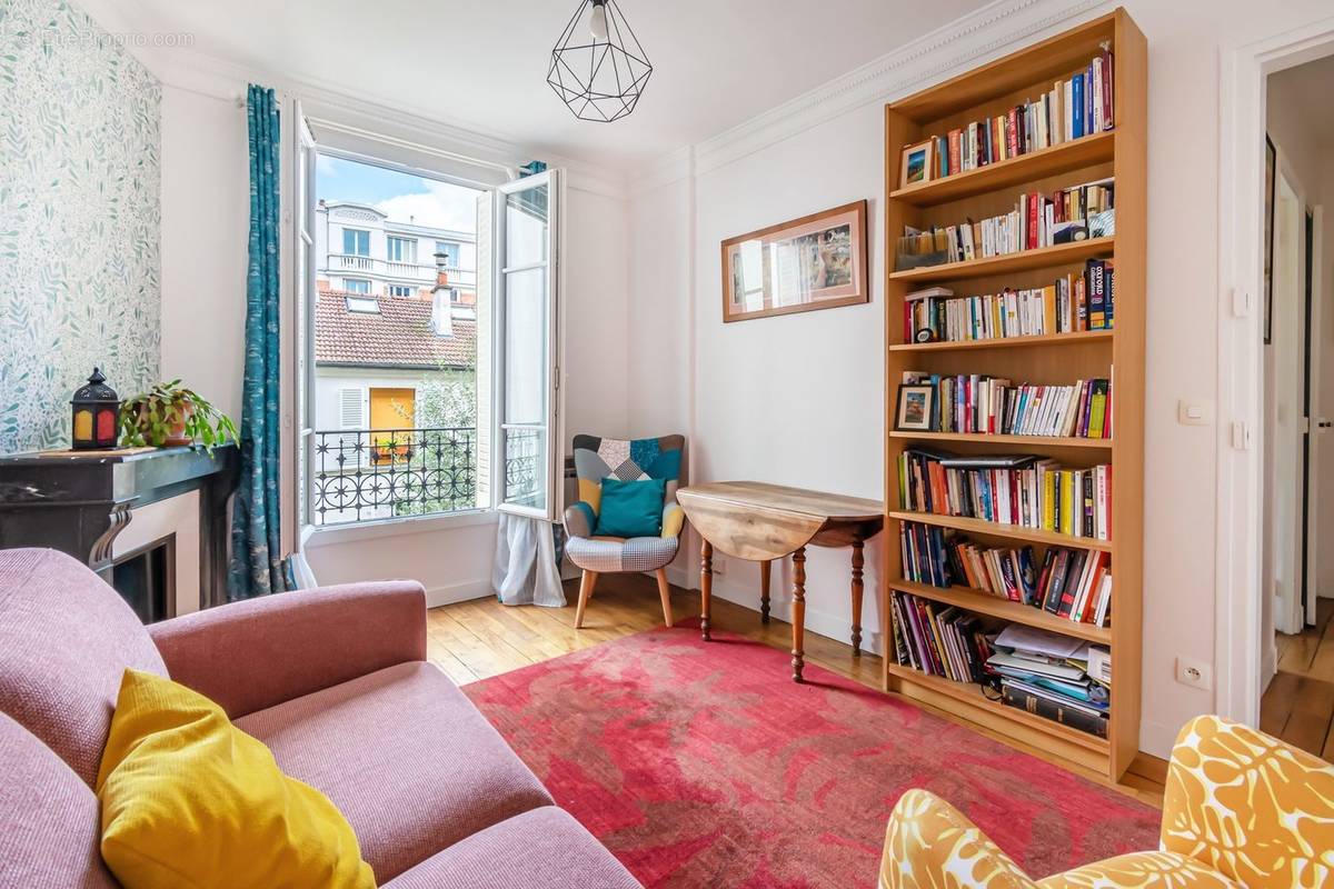 Appartement à PARIS-14E