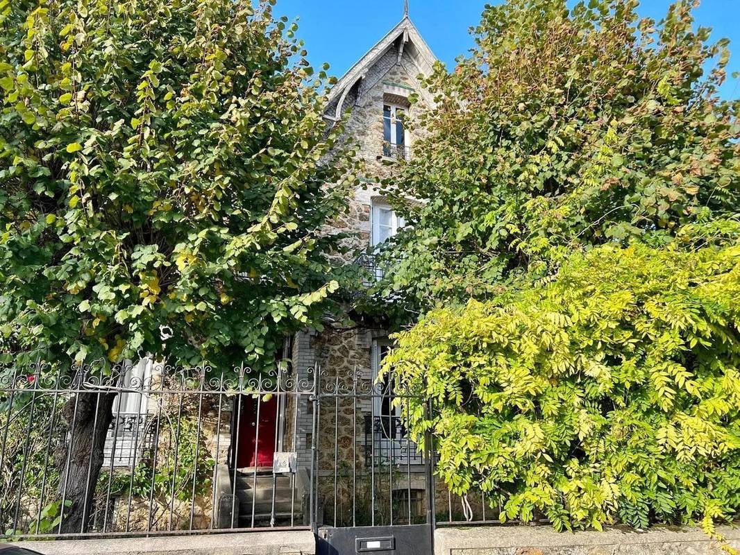 Maison à SAINT-MAUR-DES-FOSSES