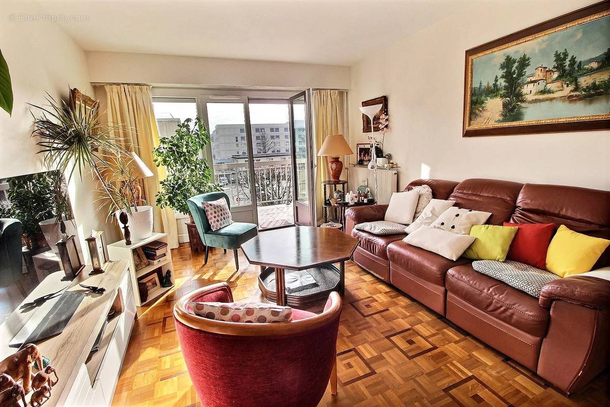 Appartement à LIMEIL-BREVANNES