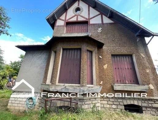 Maison à SAINT-MAUR-DES-FOSSES