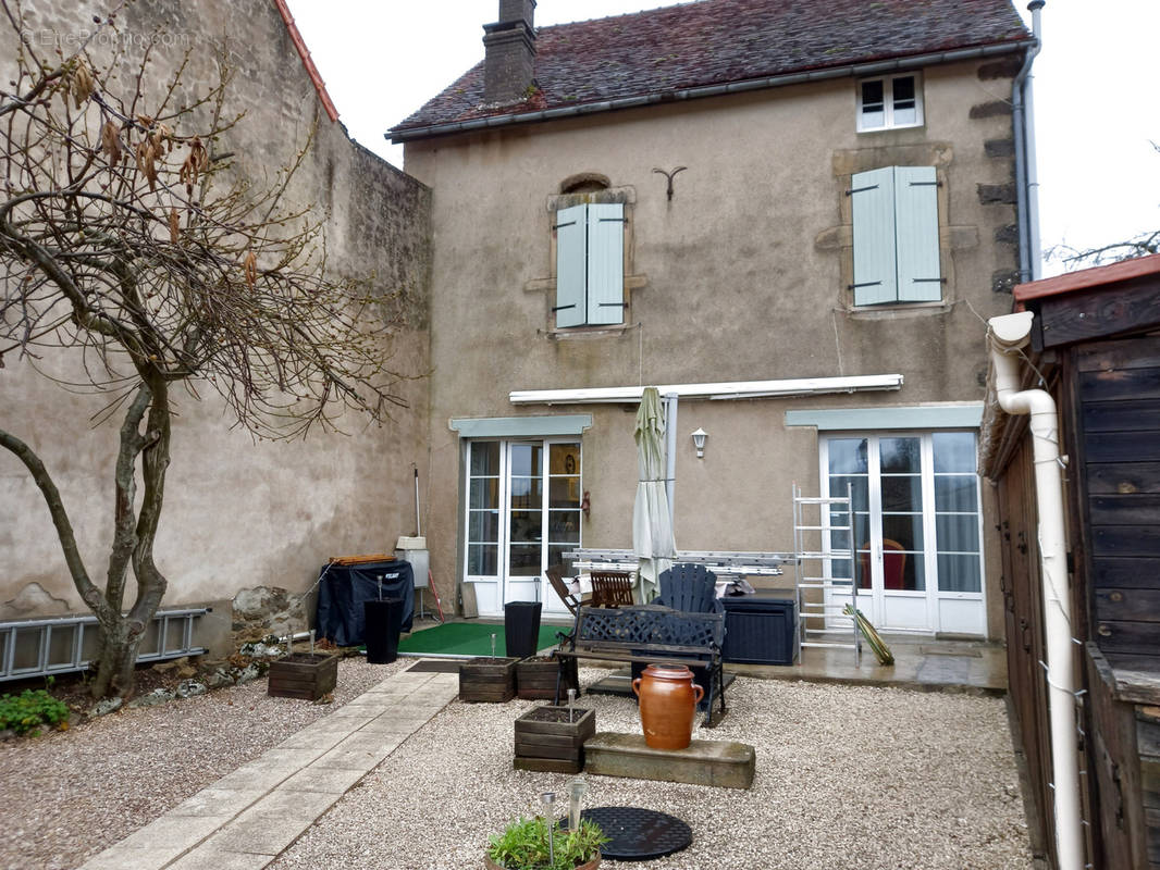 Maison à ARNAY-LE-DUC