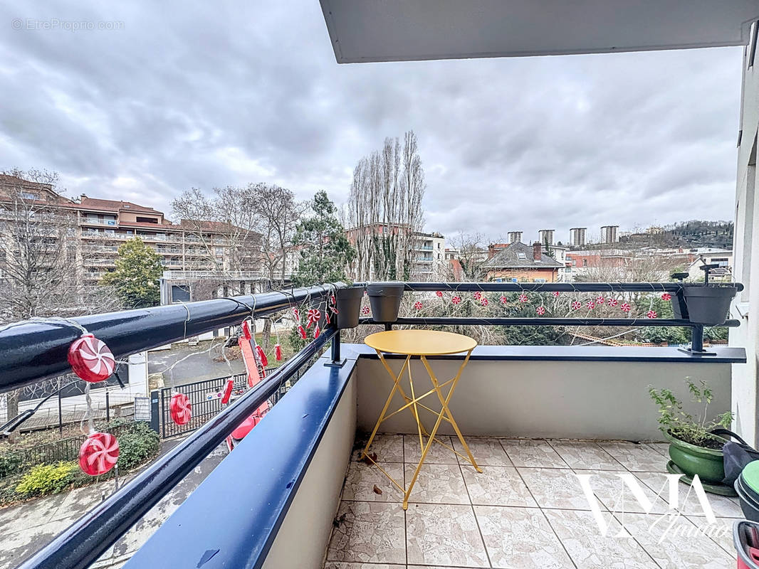 Appartement à LYON-9E