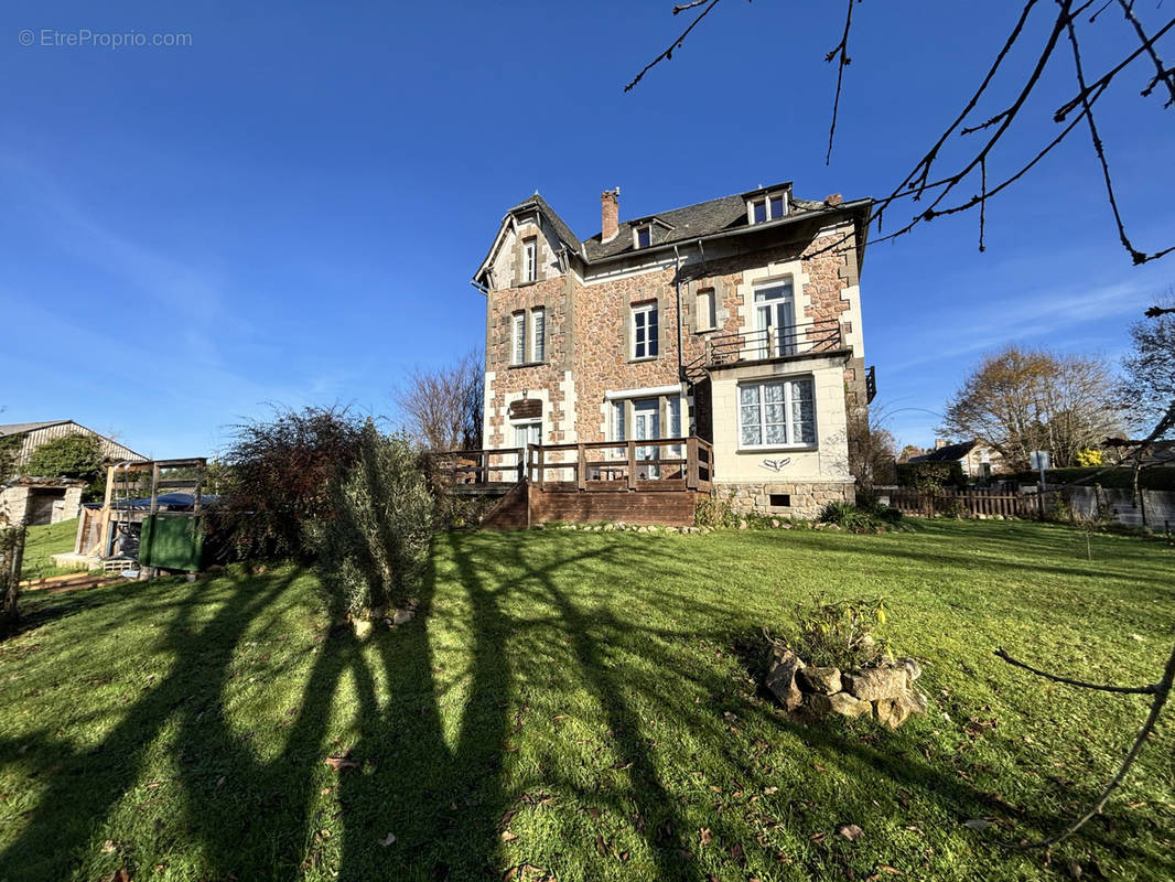 Maison à MARCILLAC-LA-CROISILLE