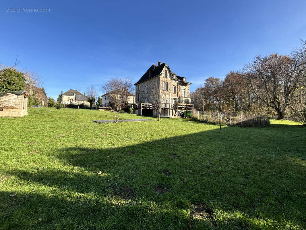 Maison à MARCILLAC-LA-CROISILLE