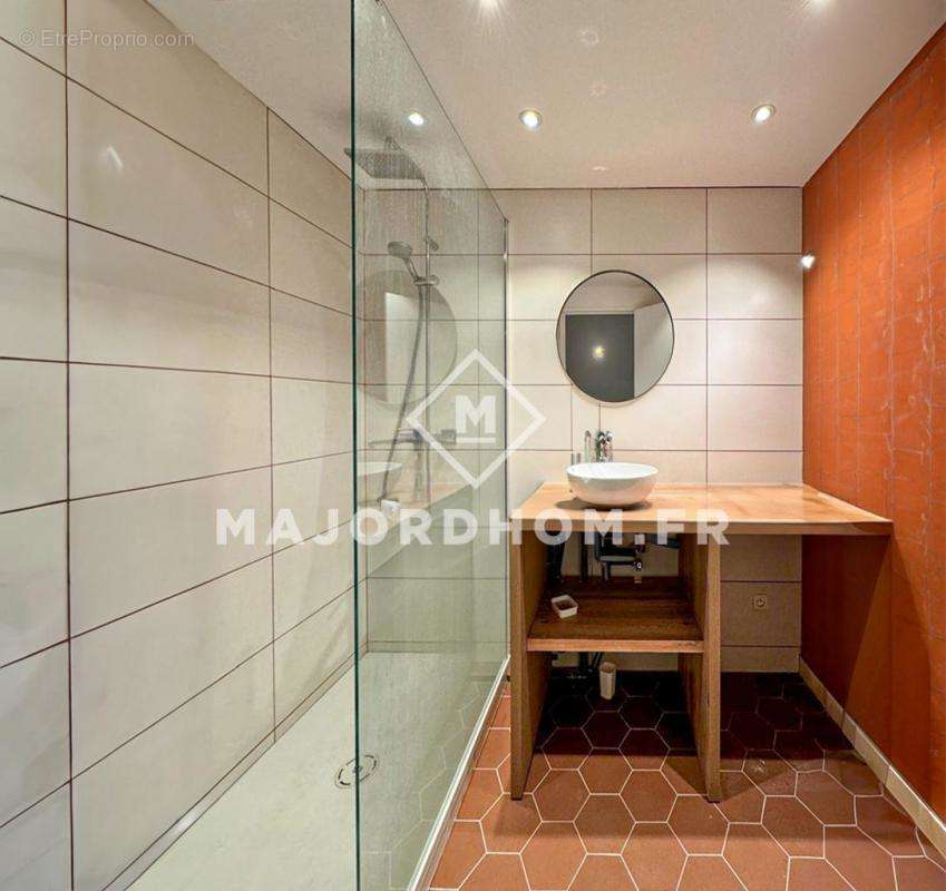 Appartement à MARSEILLE-5E