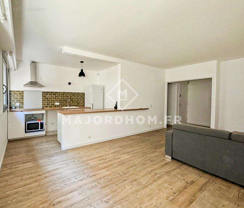 Appartement à MARSEILLE-5E