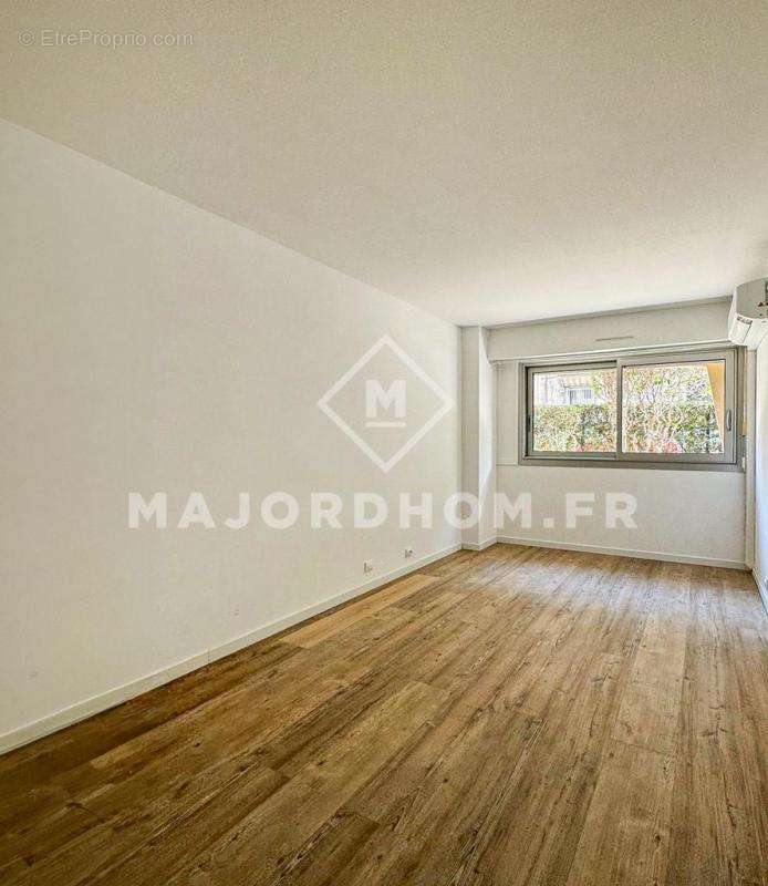 Appartement à MARSEILLE-5E