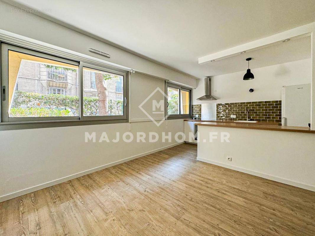 Appartement à MARSEILLE-5E