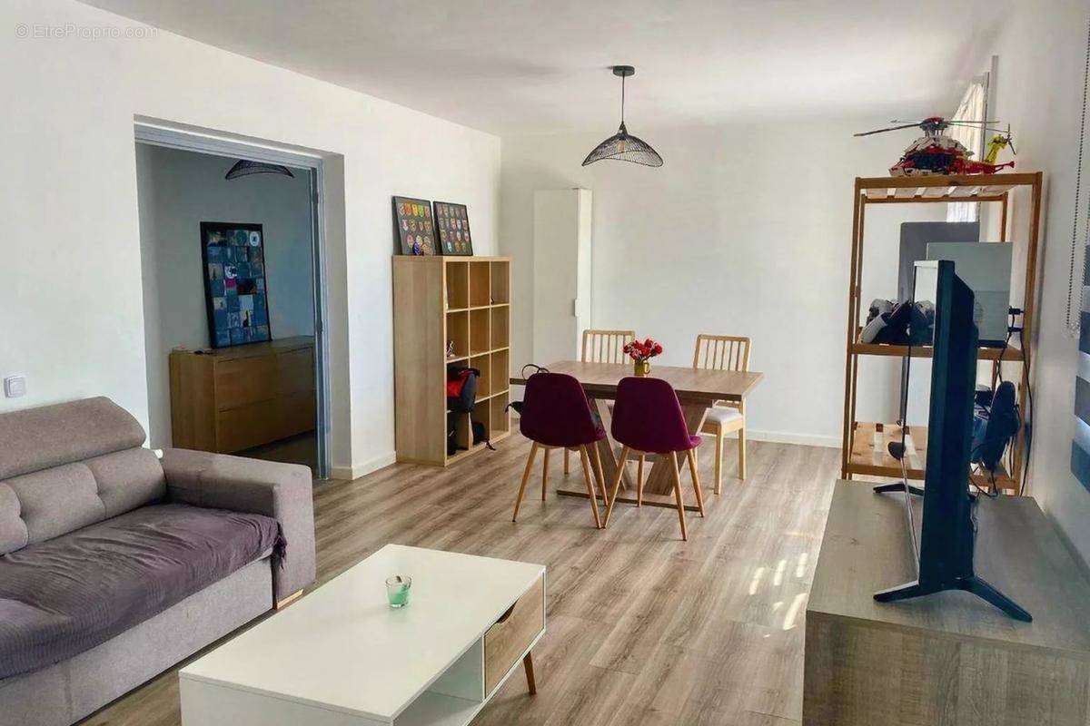 Appartement à PRIVAS