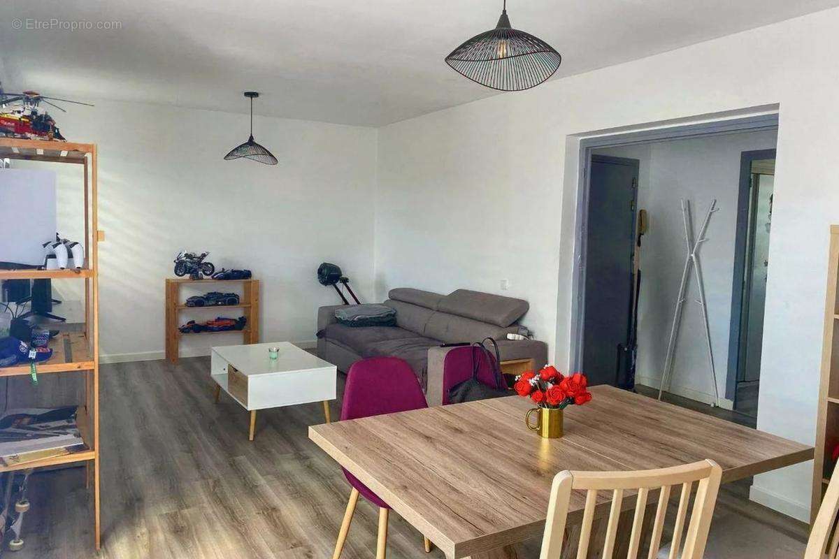 Appartement à PRIVAS