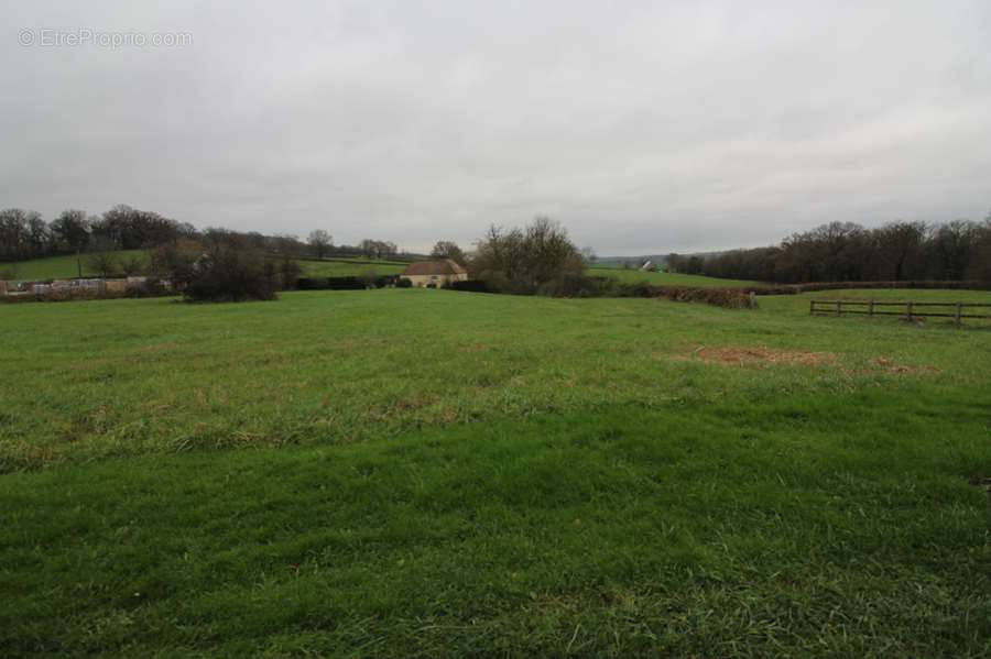 Terrain à CORBIGNY