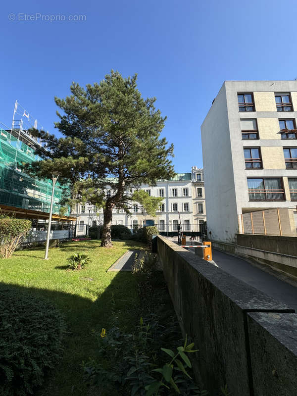 Parking à PARIS-12E