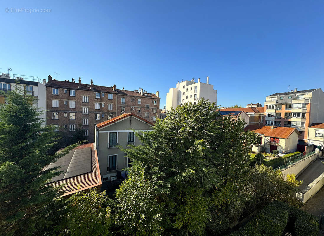 Appartement à LES LILAS