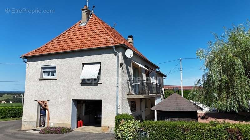 Maison à CHARLIEU