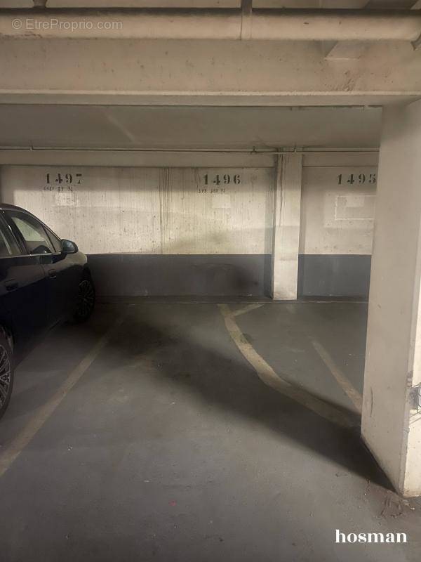 Parking à PARIS-10E