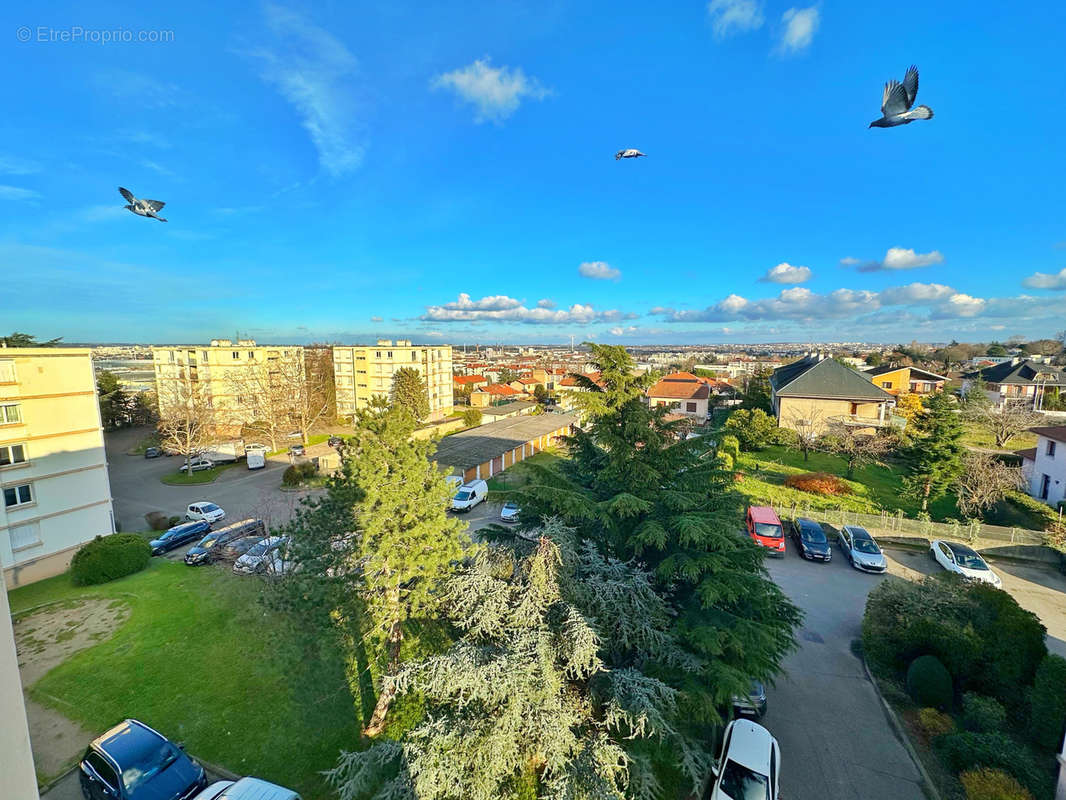 Appartement à SAINT-FONS