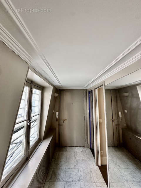 Appartement à PARIS-1E