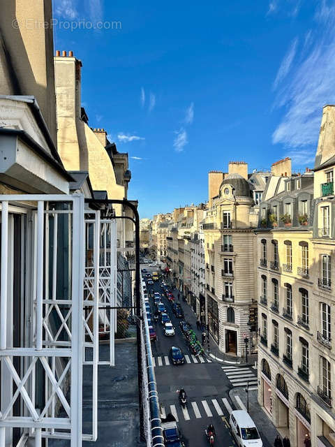 Appartement à PARIS-1E