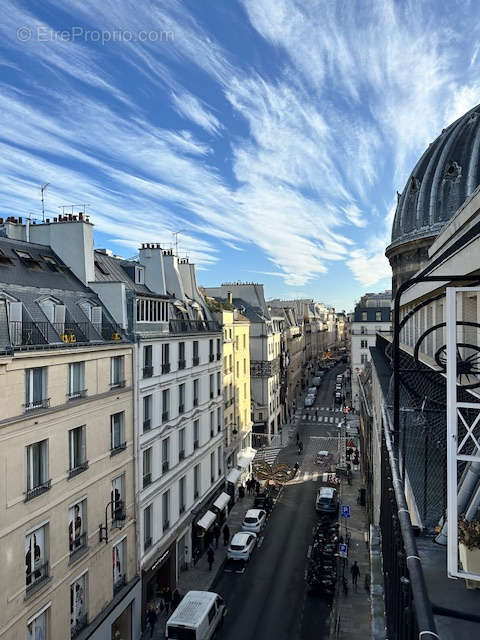 Appartement à PARIS-1E