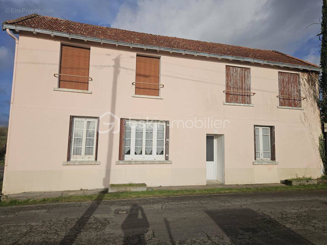 Maison à LE BUSSEAU