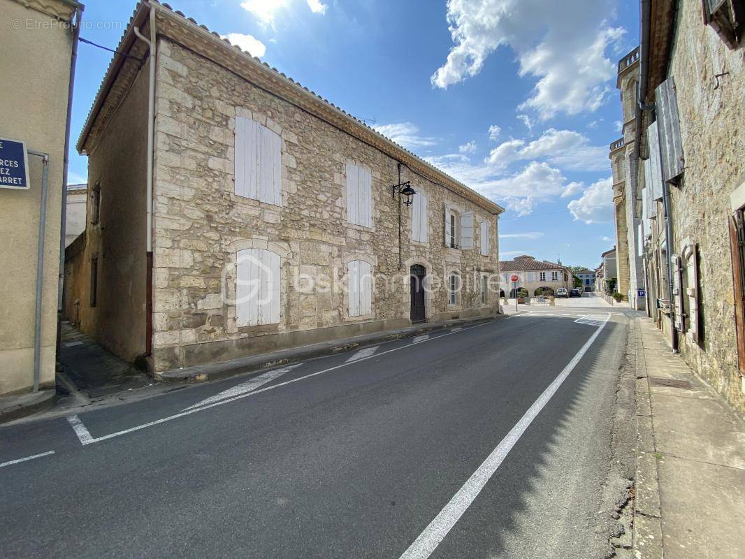 Appartement à VALENCE-SUR-BAISE