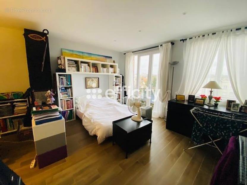 Appartement à SARTROUVILLE