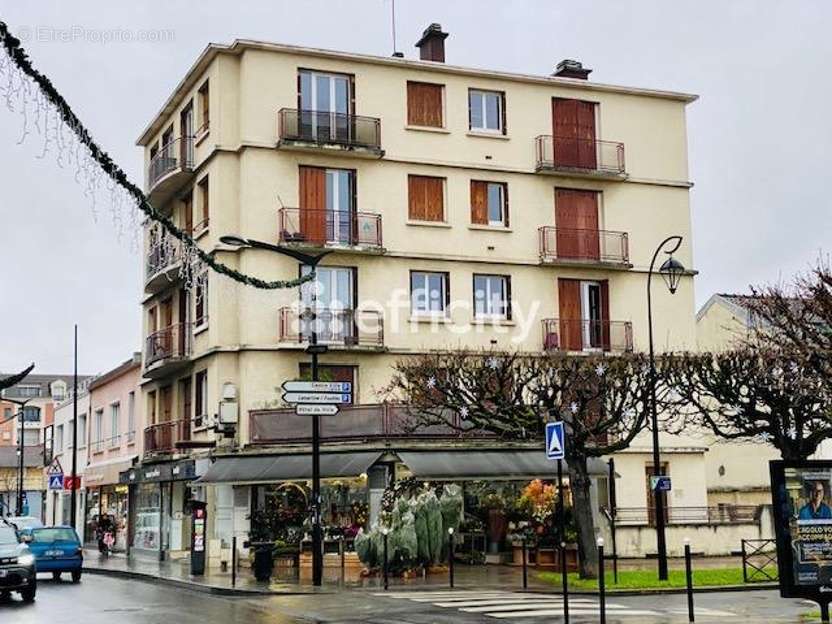 Appartement à SARTROUVILLE