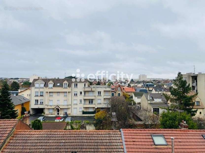 Appartement à SARTROUVILLE