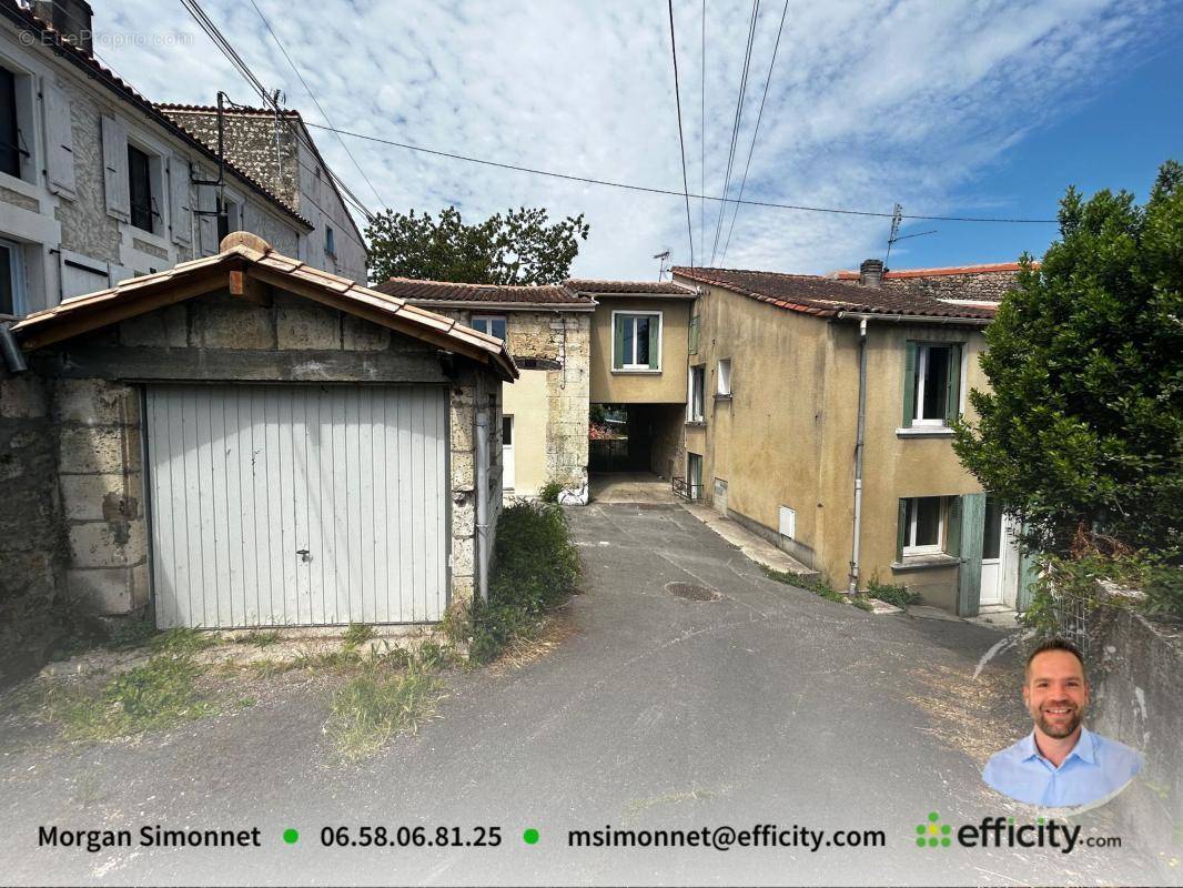 Maison à RUELLE-SUR-TOUVRE