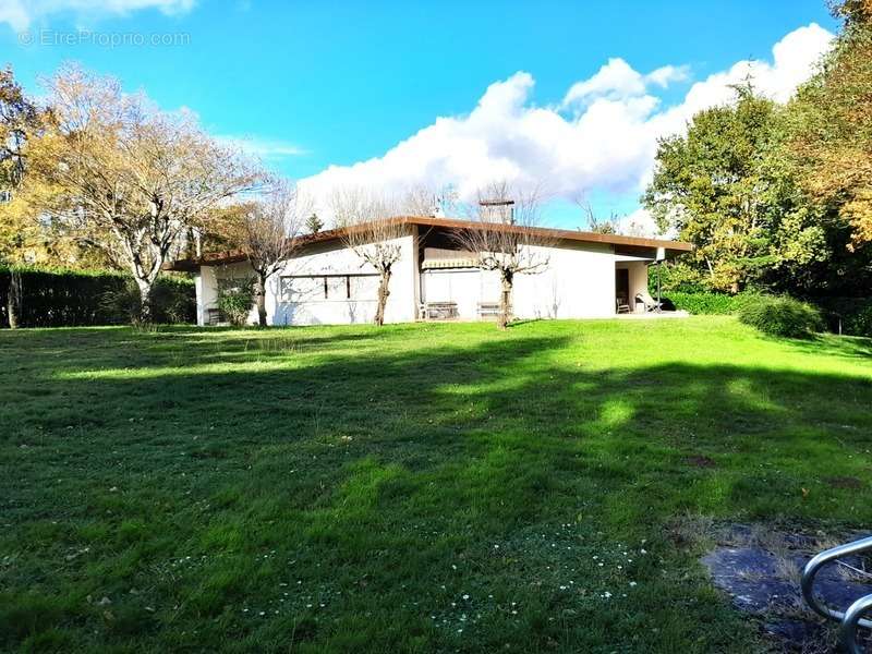 Maison à TRIE-SUR-BAISE