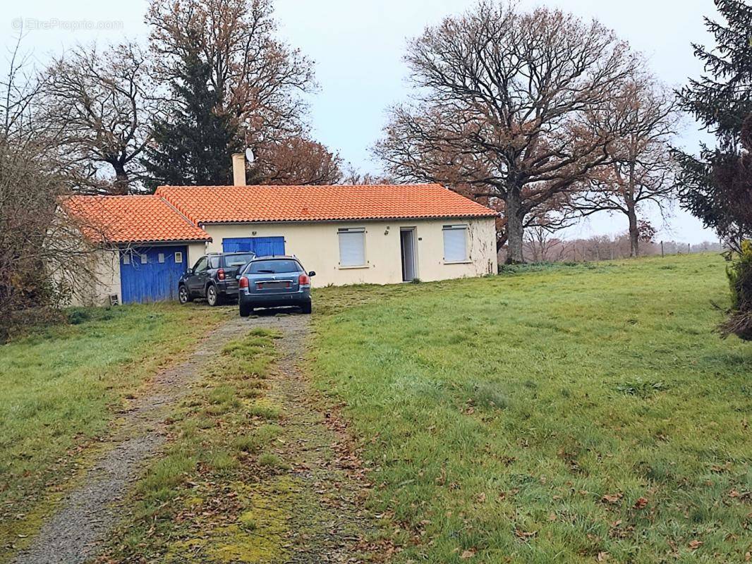 Maison à GAJOUBERT