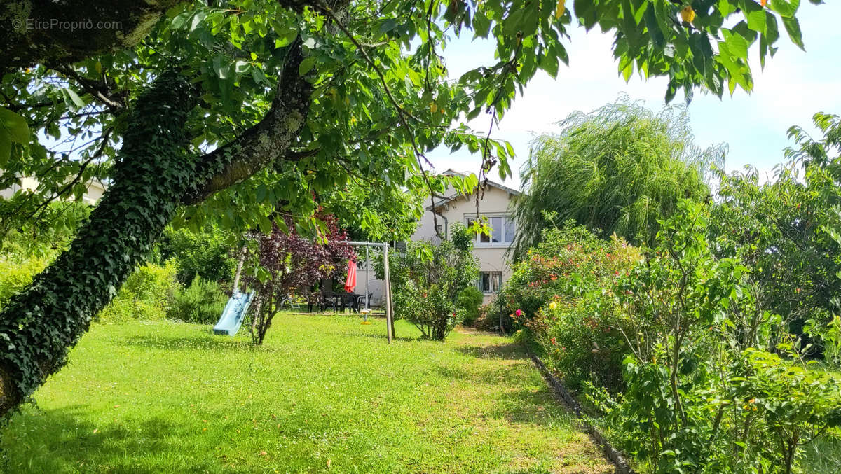 Maison à CHAZAY-D&#039;AZERGUES