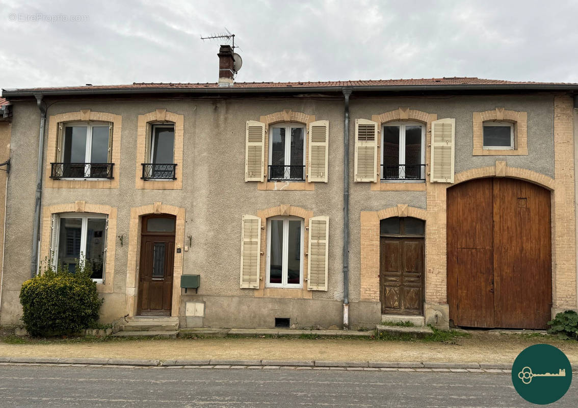 Maison à LUCEY