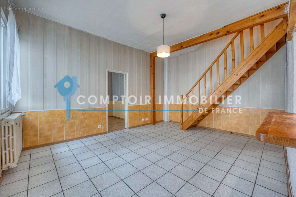 Appartement à CHALLES-LES-EAUX