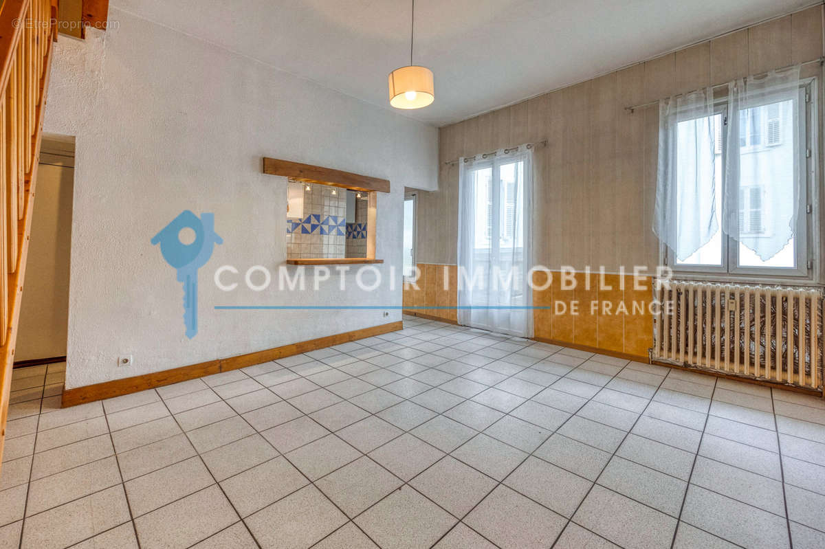 Appartement à CHALLES-LES-EAUX