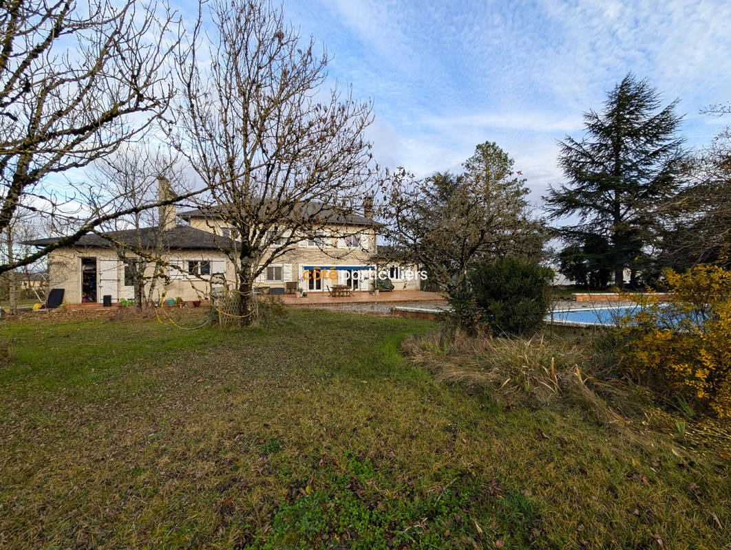 Maison à ONET-LE-CHATEAU