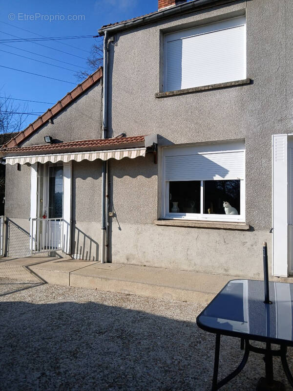 Maison à SAINT-SULPICE-LES-FEUILLES