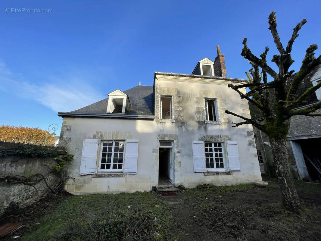 Maison à SAINT-OUEN-LES-VIGNES