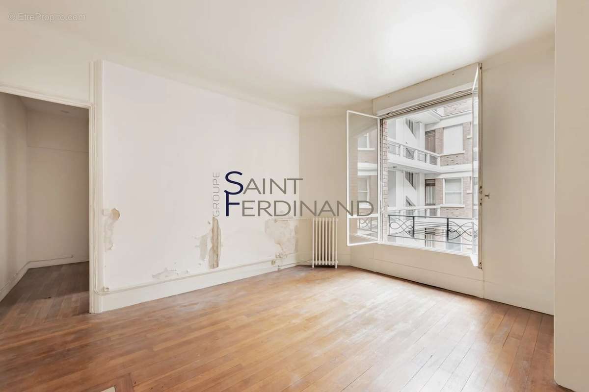 Appartement à PARIS-17E